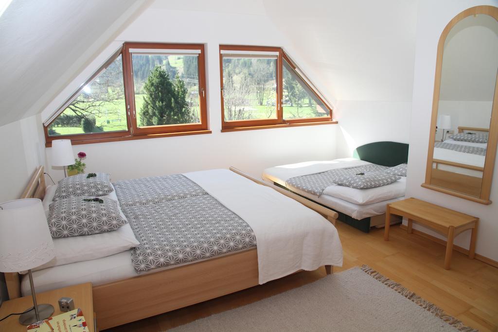 Villa Schnuck - Das Rote Ferienhaus Bad Gastein Værelse billede