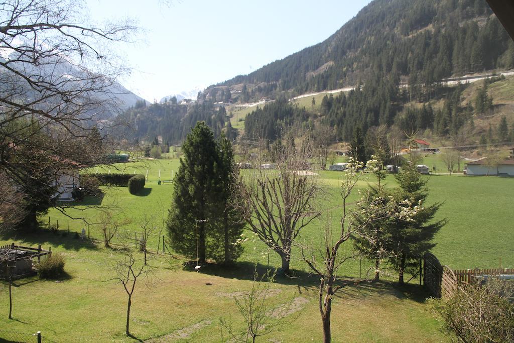 Villa Schnuck - Das Rote Ferienhaus Bad Gastein Eksteriør billede